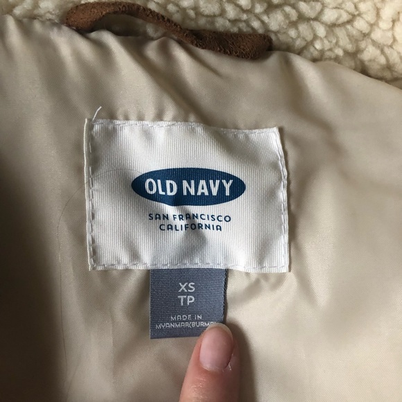 Fleece, white sweater vest. Great for fall. Great price. - Picture 5 of 6